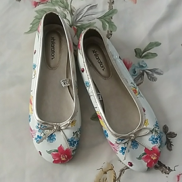white floral flats